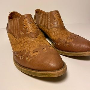 Matisse Coconuts Brown Giddy Up Western Shoe